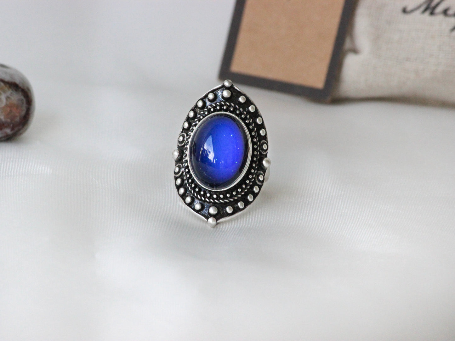 Antique Silver Plating Decorative Oval Stone Mood Ring.
