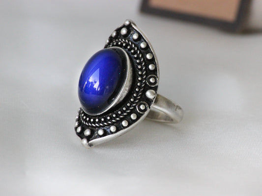 Antique Silver Plating Decorative Oval Stone Mood Ring.