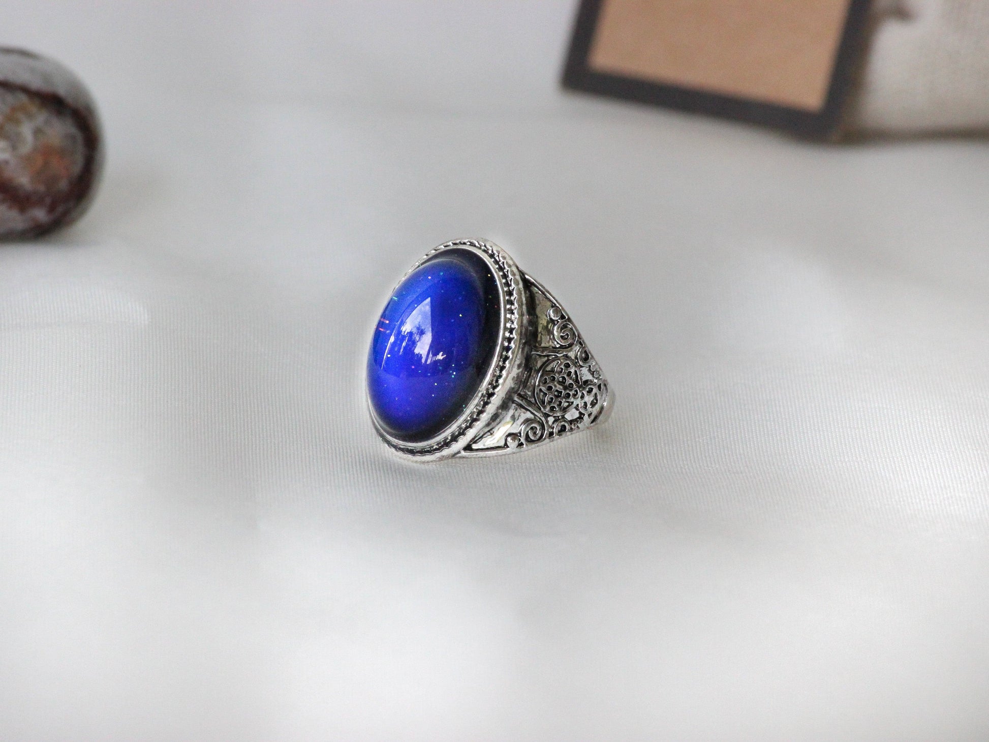 Antique Silver Plating Spiritual Oval Stone Mood Ring.